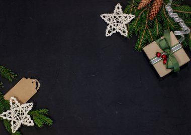 Yazı için Noel kompozisyon çerçevesi. Düzlük, üst görünüm - Noel ve Yeni Yıl tebrik kartı şablonu