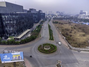 Pune Hindistan 'daki COVID19' un ikinci dalgası nedeniyle, tecrit sırasında trafik çok daha az..