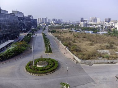 Pune Hindistan 'daki COVID19' un ikinci dalgası nedeniyle, tecrit sırasında trafik çok daha az..