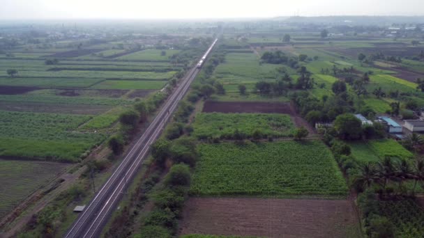 Imágenes Drones Tren Pasajeros Uruli Cerca Pune India — Vídeo de stock