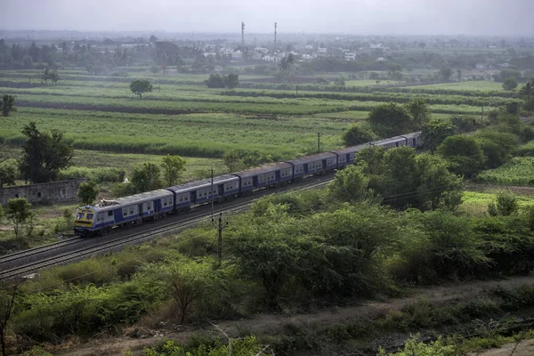 Unidade Múltipla Elétrica Mainline Trem Memu Das Ferrovias Indianas Uruli — Fotografia de Stock