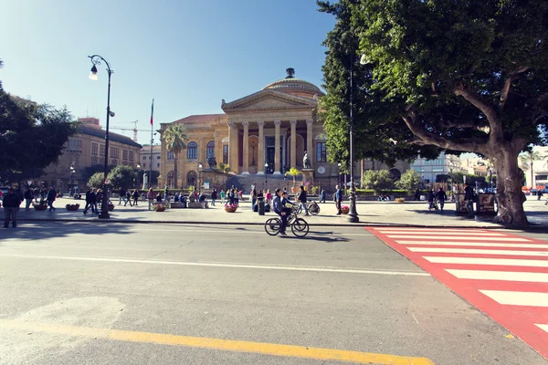 Det berömda operahuset Teatro Massimo i Palermo, Italien. — Stockfoto