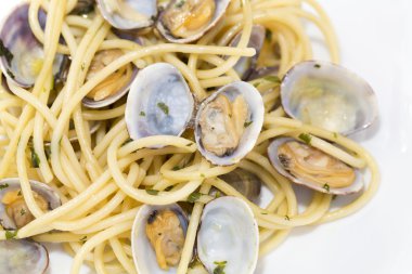 Taze istiridye spagetti