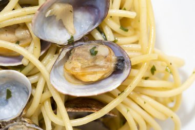 Taze istiridye spagetti