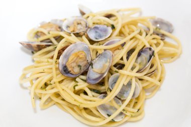 Taze istiridye spagetti