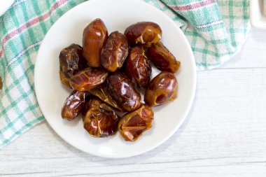 Mısır tarihleri bir grup beyaz seramik tabak