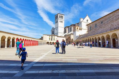 Assisi, Umbria, 17 Temmuz 2019: Assisi, Umbria, İtalya San Francesco Kilisesi