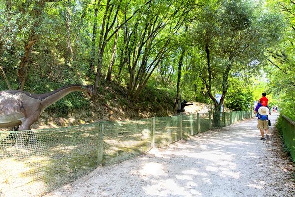 Bussolengo Verona July 2019 Family Visits Bussolengo Prehistoric Park Verona — Stock Photo, Image