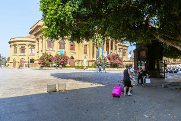 Μια Όμορφη Θέα Του Teatro Massimo Vittorio Emanuele Στο Παλέρμο — Φωτογραφία Αρχείου