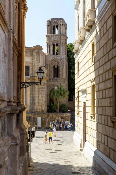 Hermosa Vista Sobre Piazza Bellini Palermo Sicilia Iglesia Santa Maria — Foto de Stock