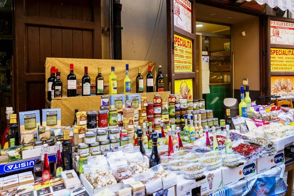 Palermo Sicily Czerwca 2019 Rynek Capo Palermo Sycylii Różnorodne Stoiska — Zdjęcie stockowe