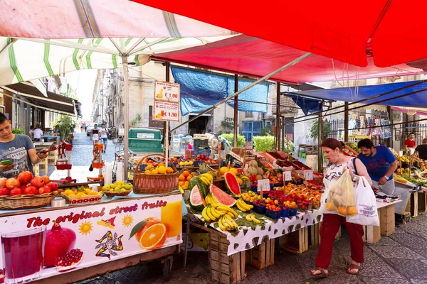 Palermo Sicily June 2019 Capo Market Palermo Sicily Variegated Market — Stock Photo, Image