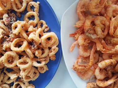 Yemek tarifi. Kızarmış balık, kalamar ve sardalya.