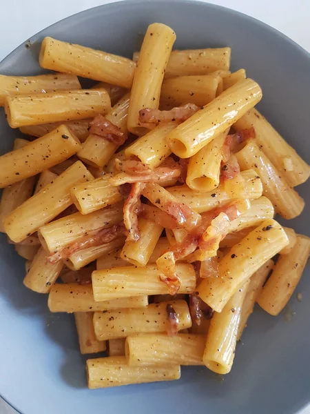 意大利餐典型的罗马面食Pasta Carbonara — 图库照片