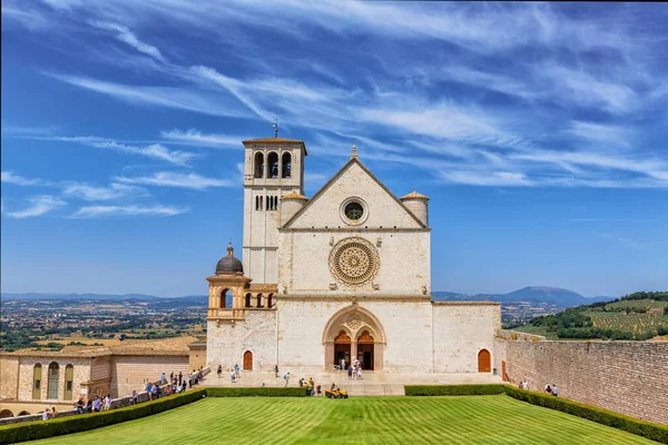 Krásný Pohled Exteriéru Slavnou Papežskou Baziliku Františka Assisi Assisi Umbria — Stock fotografie