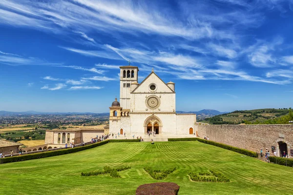 Krásný Pohled Exteriéru Slavnou Papežskou Baziliku Františka Assisi Assisi Umbria — Stock fotografie