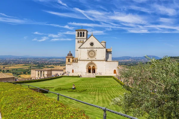 Piękny Widok Zewnątrz Słynnej Bazyliki Papieskiej Franciszka Asyżu Assisi Umbria — Zdjęcie stockowe