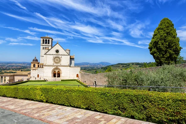 Krásný Pohled Exteriéru Slavnou Papežskou Baziliku Františka Assisi Assisi Umbria — Stock fotografie