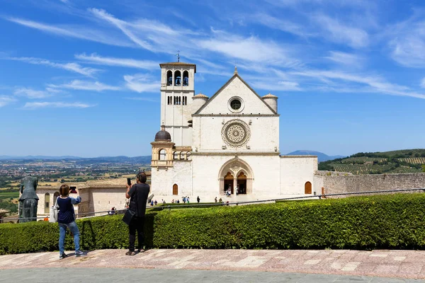 Krásný Pohled Exteriéru Slavnou Papežskou Baziliku Františka Assisi Assisi Umbria — Stock fotografie
