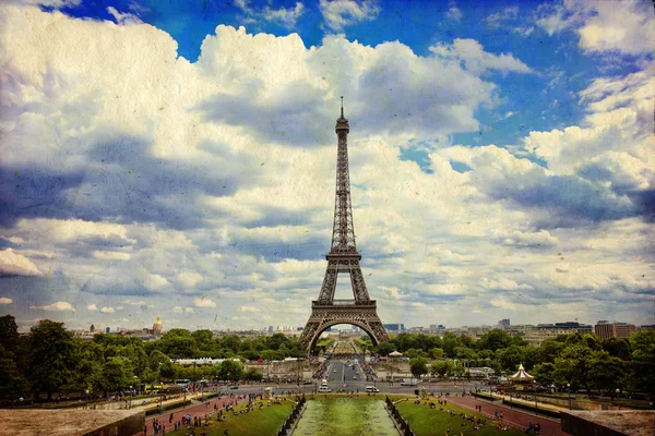 Ейфелева вежа в Парижі у стилі вінтажу — стокове фото