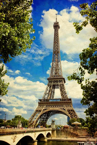 Menara Eiffel di Paris dalam Gaya Vintage — Stok Foto