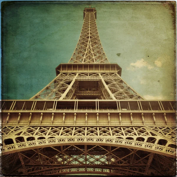 复古风格的巴黎埃菲尔铁塔 — 图库照片