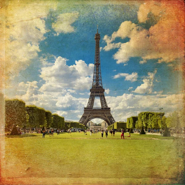 Az Eiffel-torony Párizsban Vintage stílusban — Stock Fotó