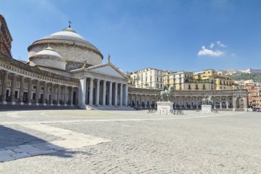 Piazza del Plebiscito Napoli'de güzel bir görünümü