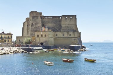 Castel dell'Ovo, Napoli, İtalya'nın Bay'de bir ortaçağ kalesi