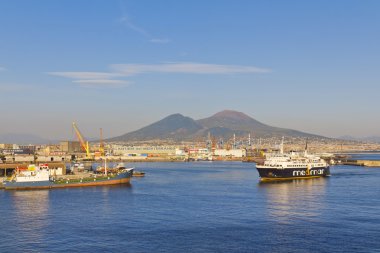 Napoli, Napoli Körfezi ve M limanda görünümünü Panoraması