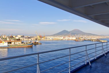 Napoli, Napoli Körfezi ve M limanda görünümünü Panoraması