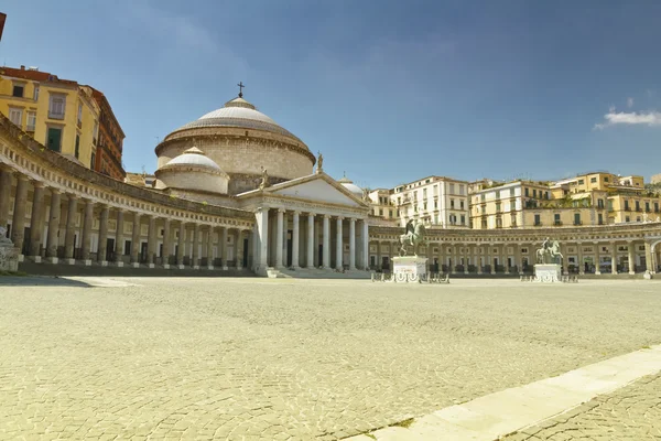 Krásný výhled na Piazza del Plebiscito v Neapoli — Stock fotografie