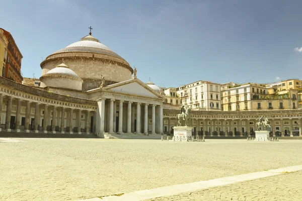 Krásný výhled na Piazza del Plebiscito v Neapoli — Stock fotografie