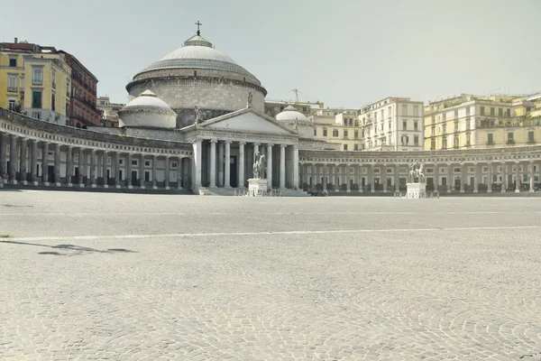 Krásný výhled na Piazza del Plebiscito v Neapoli — Stock fotografie