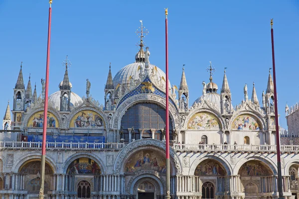 La cathédrale patriarcale Basilique Saint-Marc sur la Piazza S — Photo