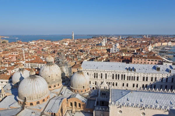 Utsikt över Venedig från campanile San Marco — Stockfoto