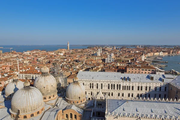 Utsikt över Venedig från campanile San Marco — Stockfoto