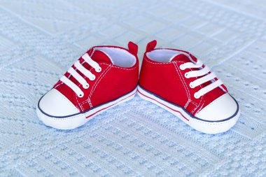 Kırmızı Bebek Patiği