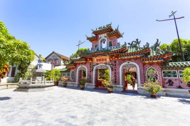 Hoi An, Vietnam 'daki Quan Kong Tapınağı' nın güzel bir manzarası.