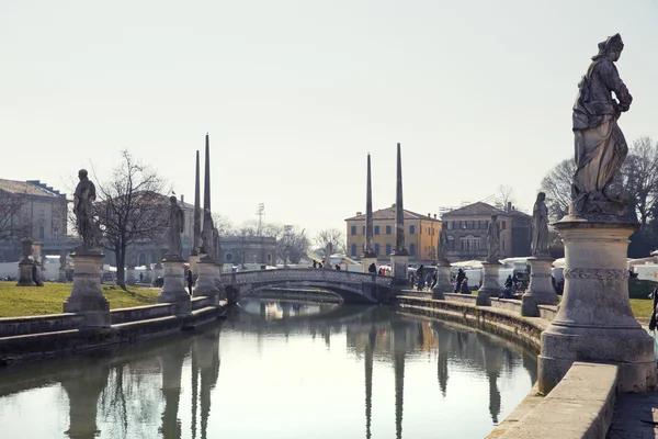 Prato della Valle w Padwie, Veneto, Włochy. — Zdjęcie stockowe