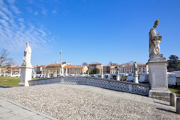 Prato della Valle i Padua, Veneto, Italien. — Stockfoto