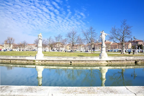 Prato della Valle i Padua, Veneto, Italien. — Stockfoto