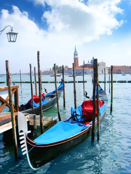 Gondole Blu a Venezia, Italia — Foto Stock