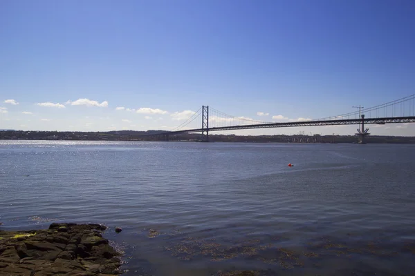 Forth Road Bridge da South Queensferry, Scozia — Foto Stock