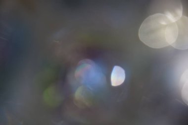 bir Bokeh ışıltısı yansımaları yansıtır