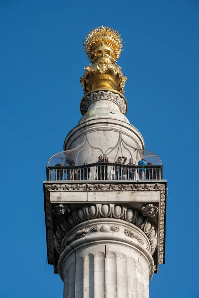 LONDON - MAR 13 : Monument to the Great Fire of London in the Ci — Stock Photo, Image