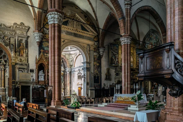 VERONA, ITALY - MARCH 24 : Interior View of Verona Cathedral in — Stock Photo, Image