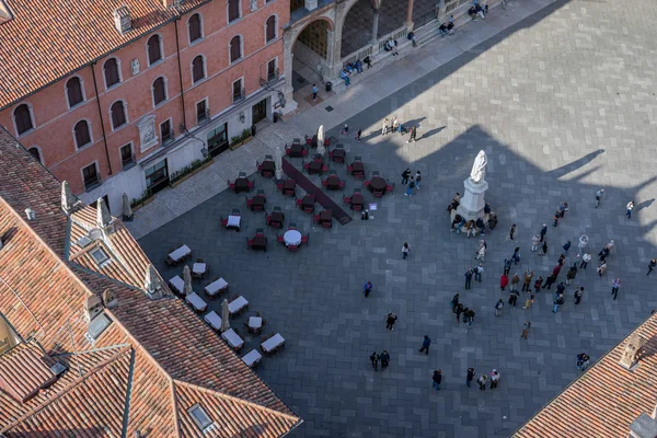 VERONA, ITALIA - 24 DE MARZO: Vista de Verona desde el Lamberti Towe — Foto de Stock