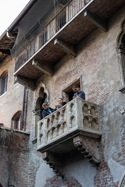 VERONA, ITALY - MARCH 24 : Romeo and Juliet's Balcony in Verona — Stock Photo, Image
