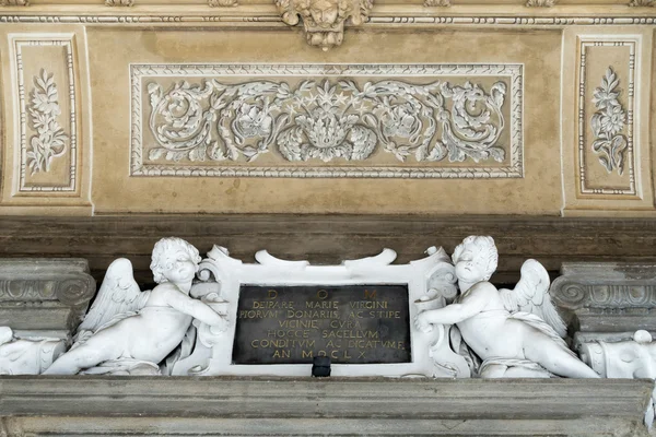 Bergamo, İtalya - 25 Mart: Tavan Madonna d girişinde — Stok fotoğraf